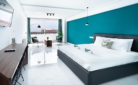 Ladadika Sea View - 102